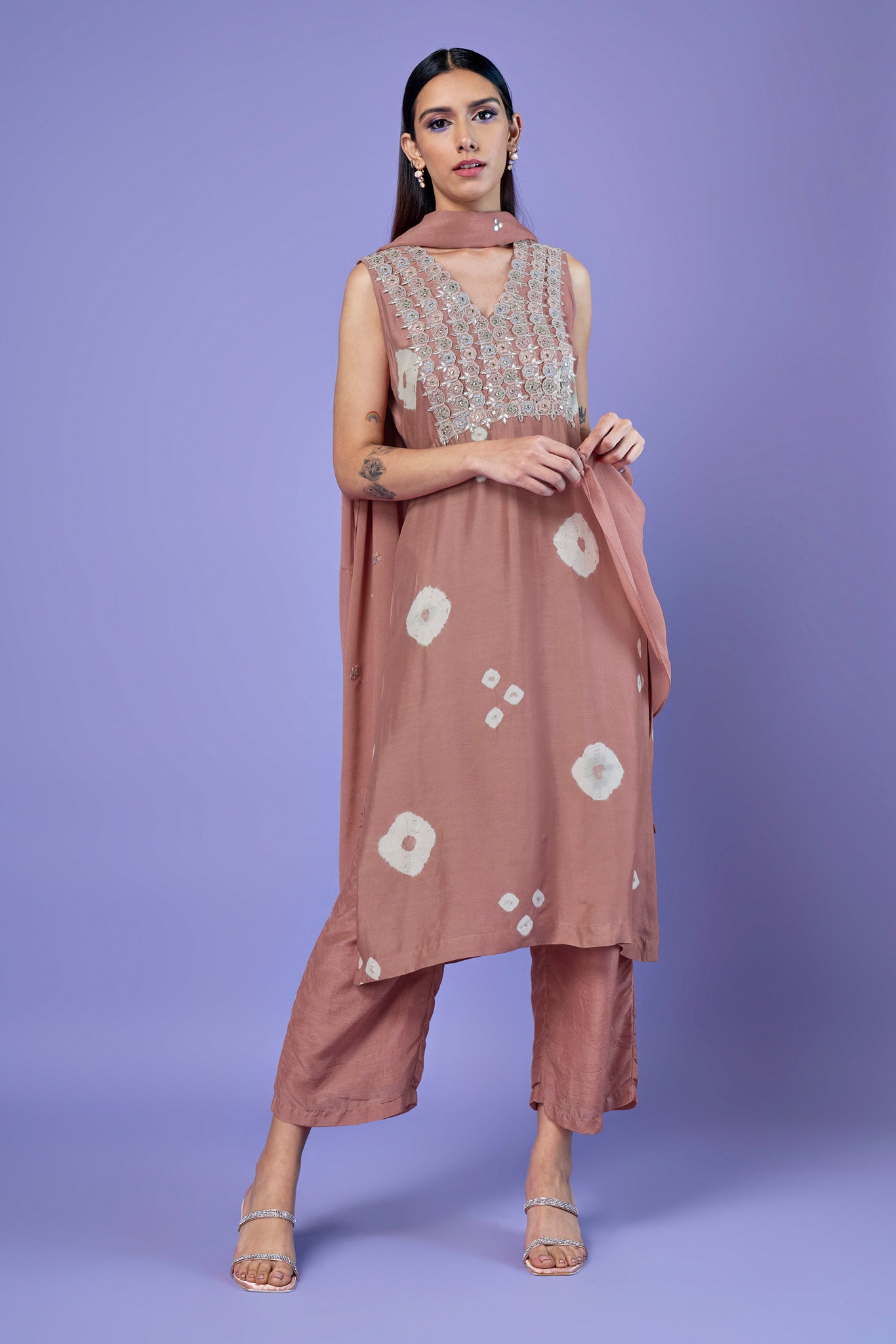 Gehraai Kurta Set