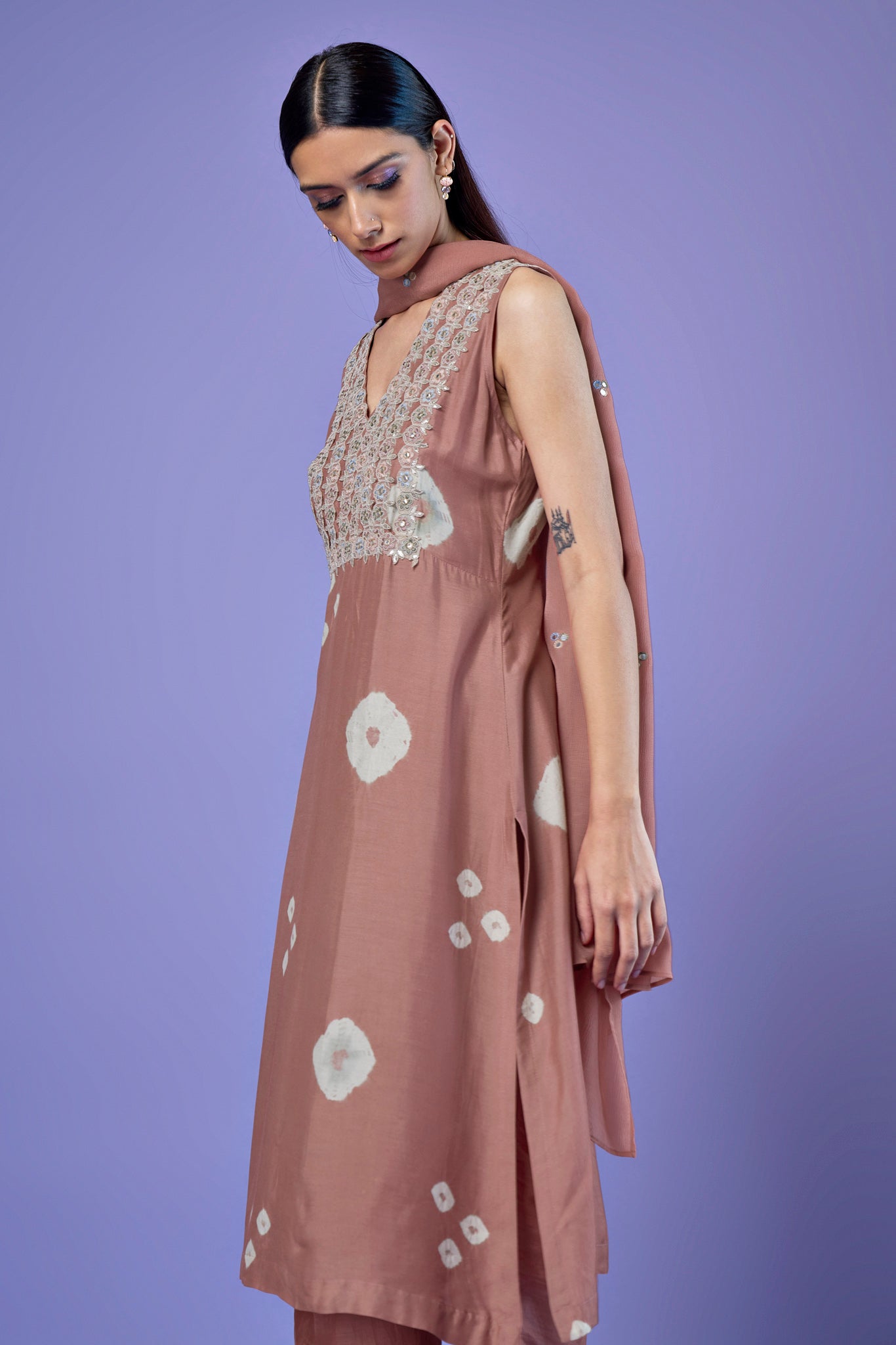 Gehraai Kurta Set