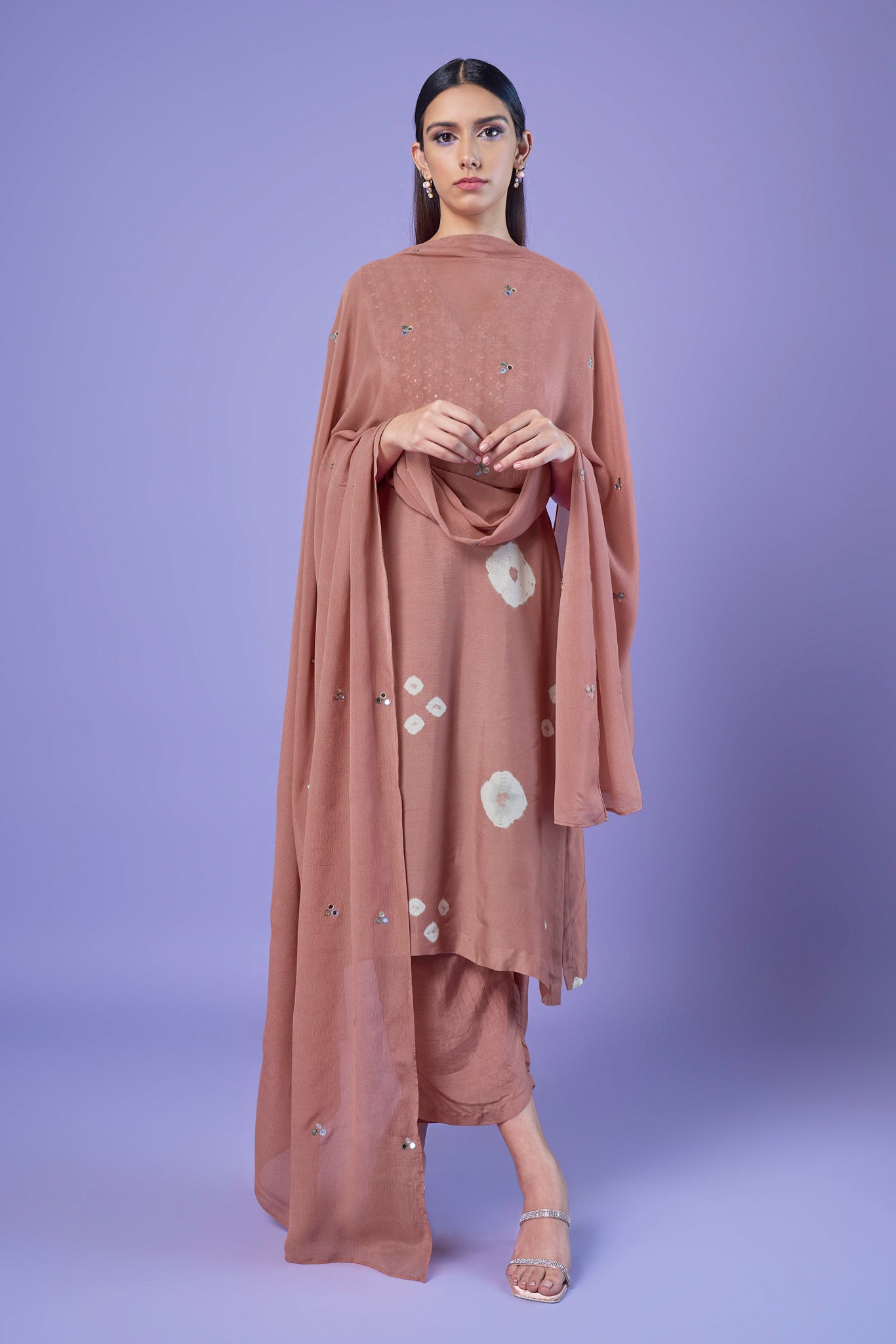 Gehraai Kurta Set