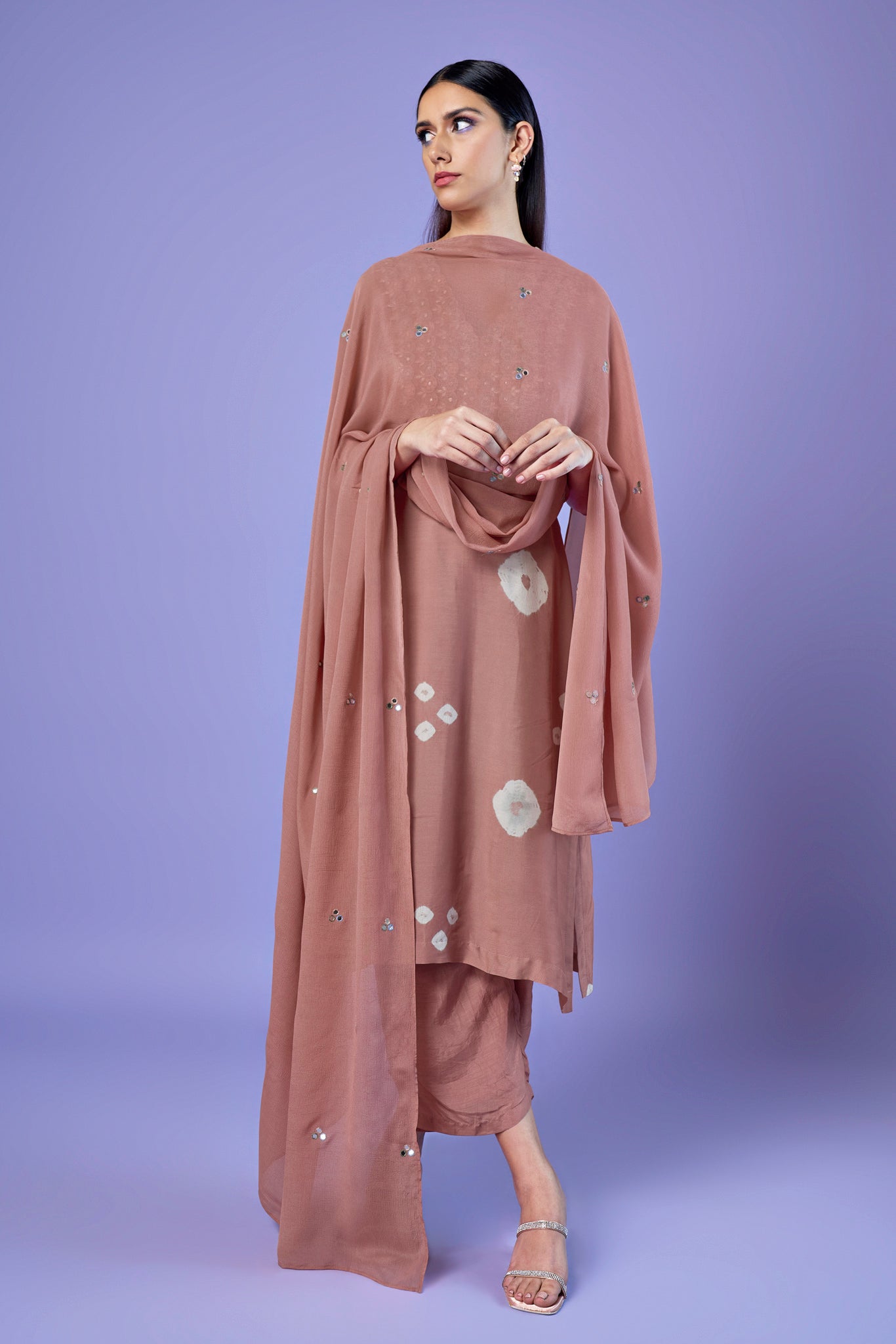 Gehraai Kurta Set