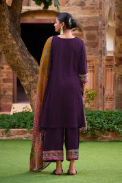 Husna Embroidered Kurta Set