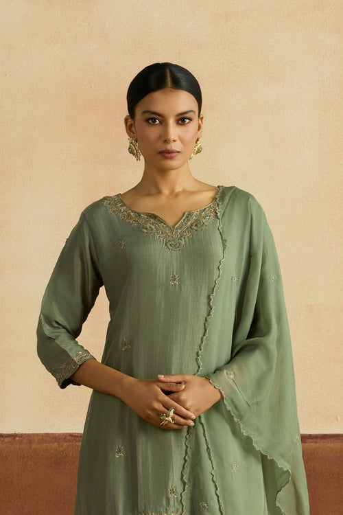 Priya Embroidered Kurta Set