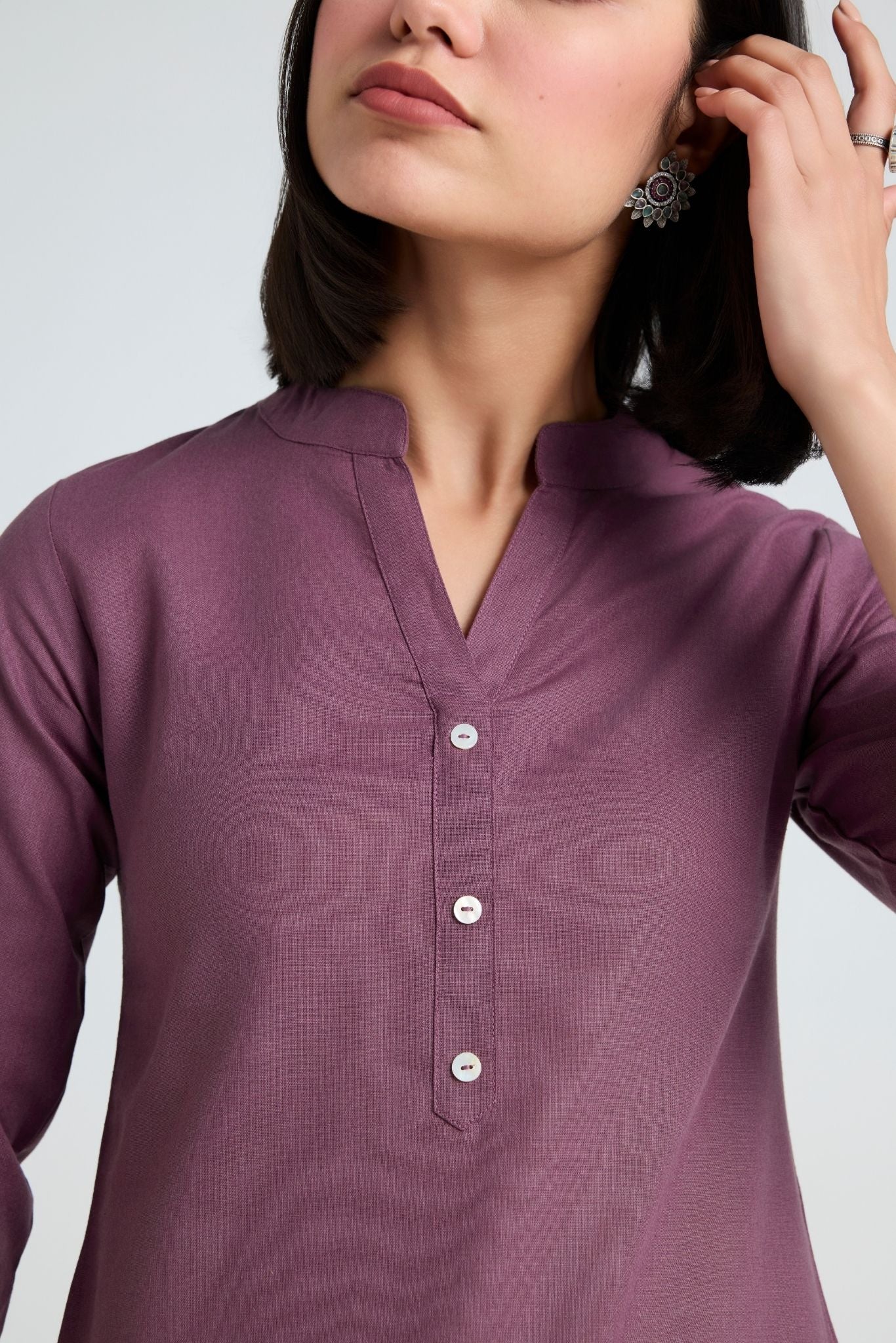 Janvika Linen Short Kurta