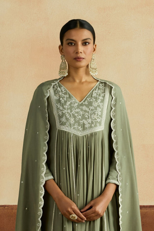 Rajvi Embroidered Kurta Set