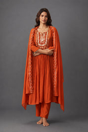 Nazaakat Kurta Set