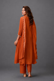 Nazaakat Kurta Set
