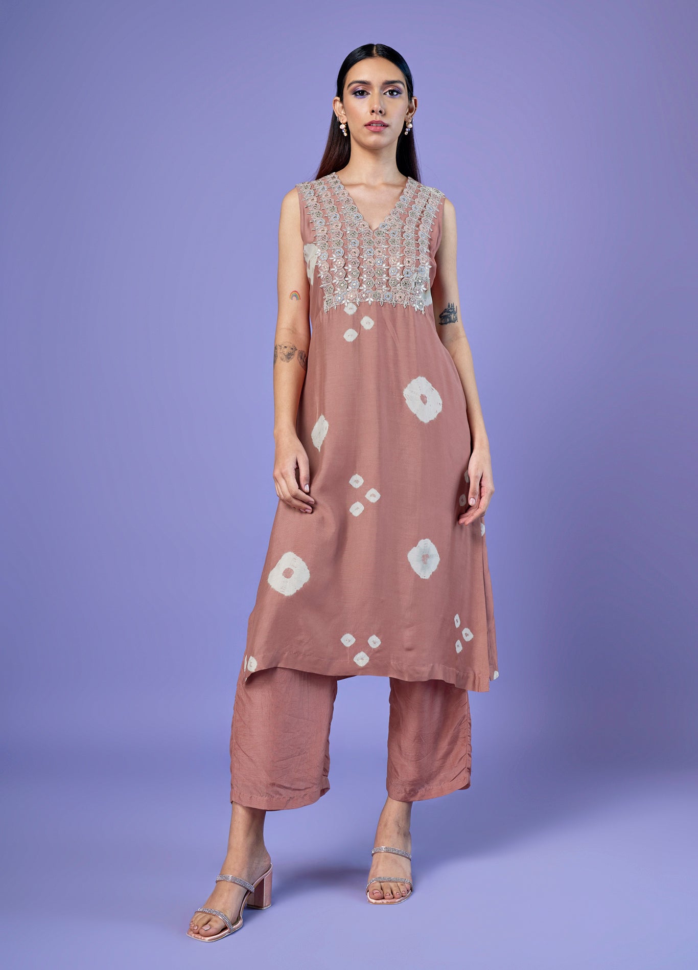 Gehraai Kurta Set