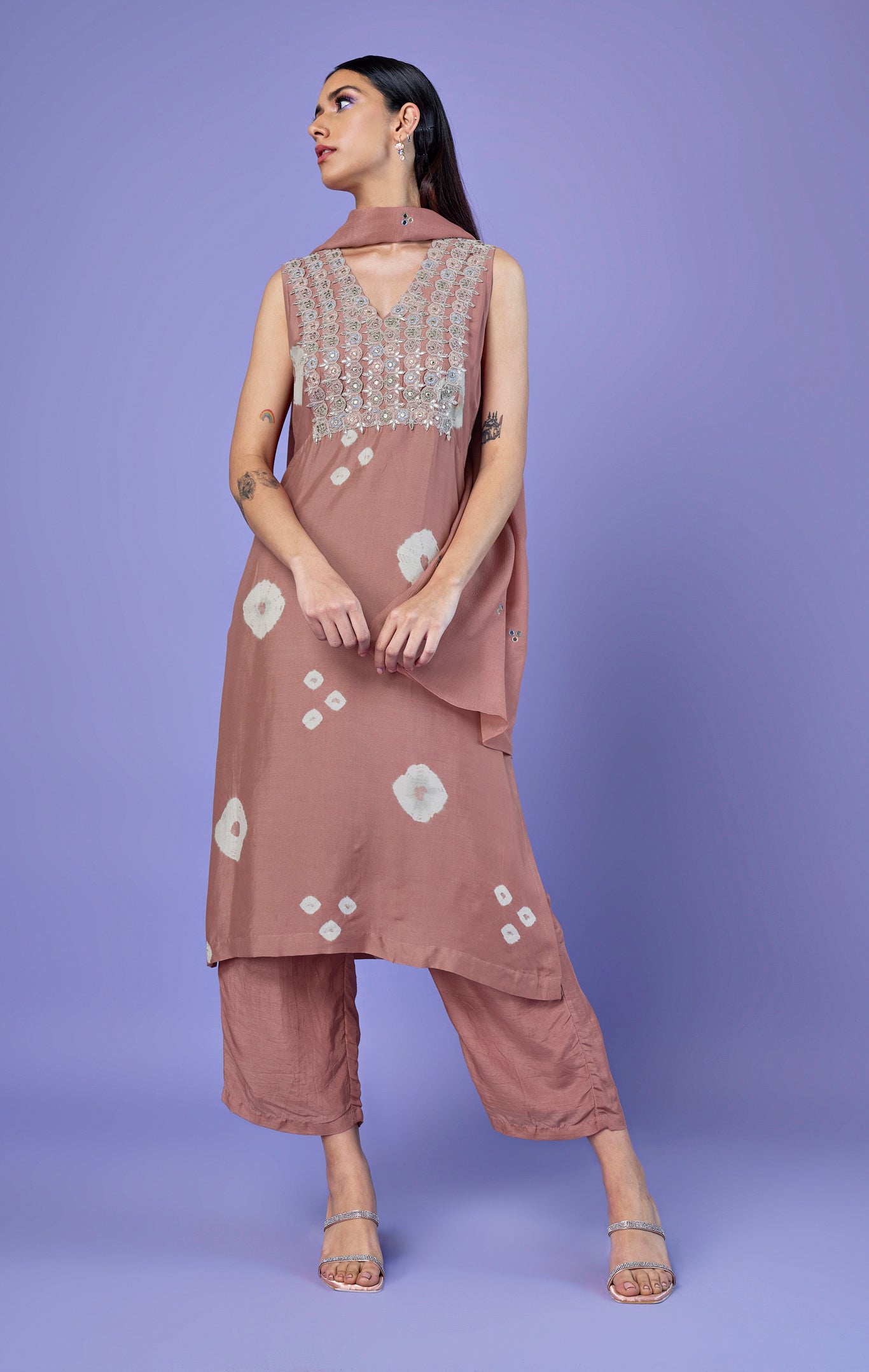 Gehraai Kurta Set