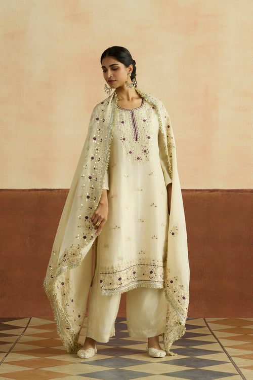 Mahika Embroidered Kurta Set (Unstitched)