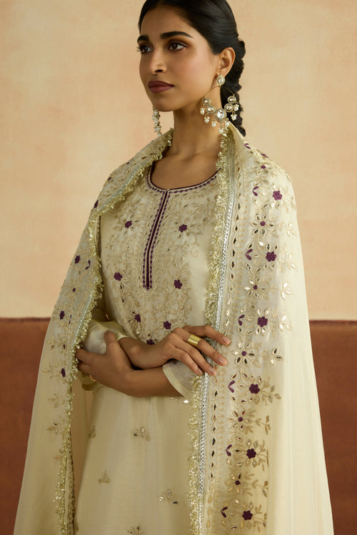 Mahika Embroidered Kurta Set (Unstitched)