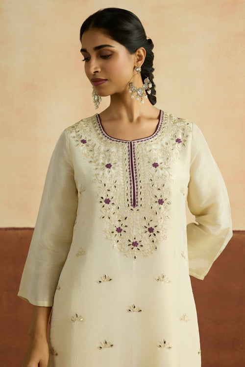 Mahika Embroidered Kurta Set (Unstitched)
