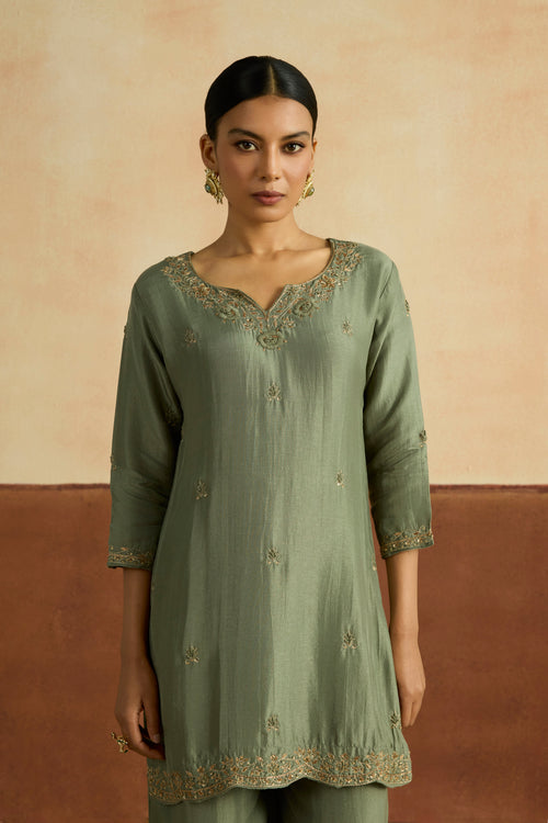 Priya Embroidered Kurta Set