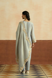 Manika Embroidered Kurta Set (Unstitched)