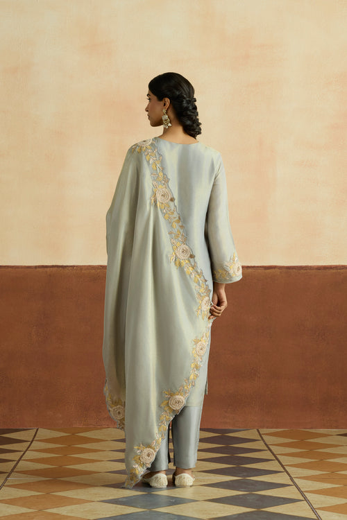 Manika Embroidered Kurta Set (Unstitched)