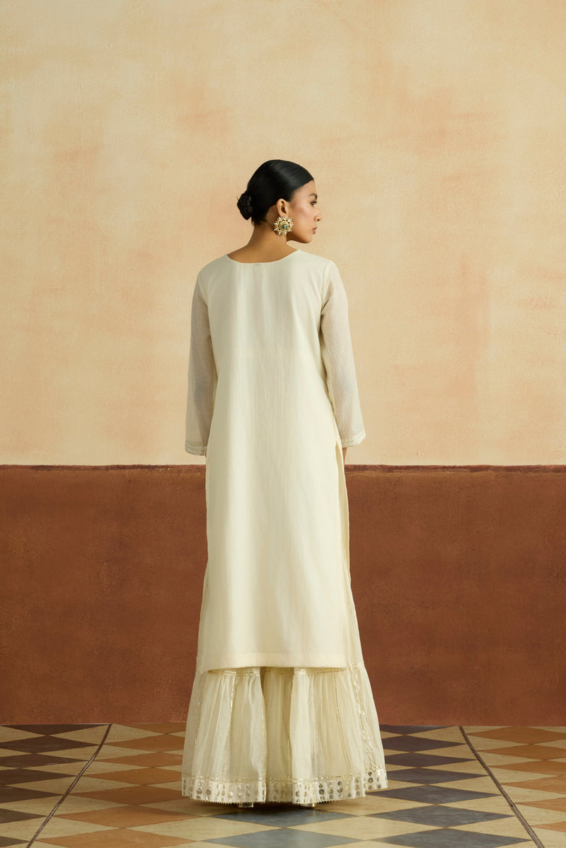 Namya Embroidered Kurta Set (Unstitched)