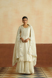 Namya Embroidered Kurta Set (Unstitched)