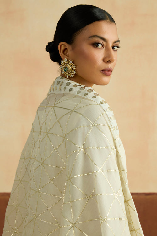 Namya Embroidered Kurta Set (Unstitched)