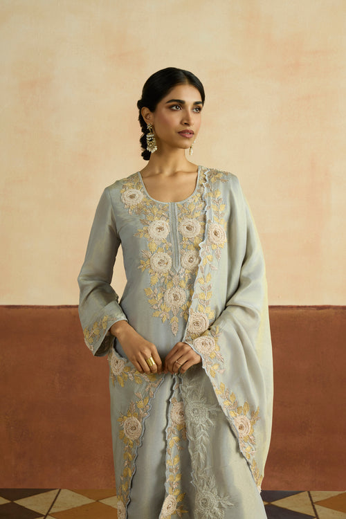 Manika Embroidered Kurta Set (Unstitched)