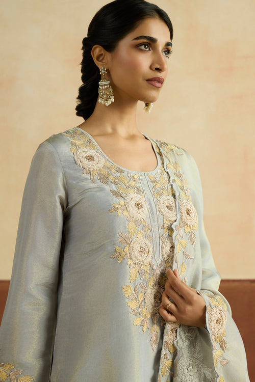 Manika Embroidered Kurta Set (Unstitched)