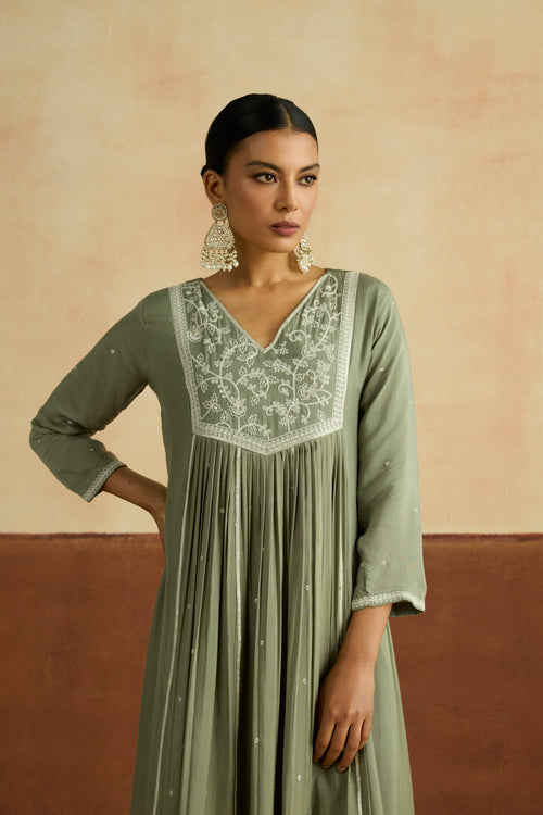 Rajvi Embroidered Kurta Set