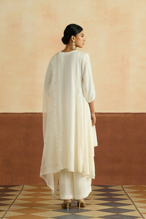 Radhika Embroidered Kurta Set