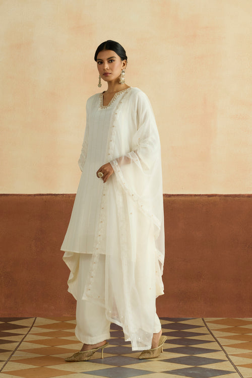 Radhika Embroidered Kurta Set