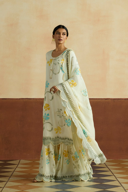 Parul Embroidered Kurta Set (Unstitched)