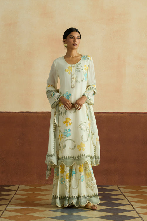 Parul Embroidered Kurta Set (Unstitched)