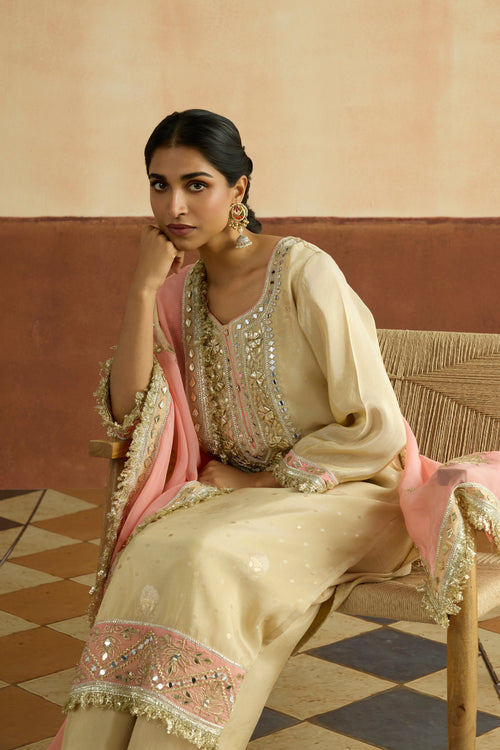 Omisha Embroidered Kurta Set (Unstitched)