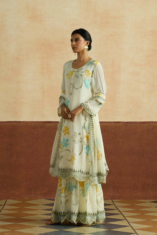 Parul Embroidered Kurta Set (Unstitched)