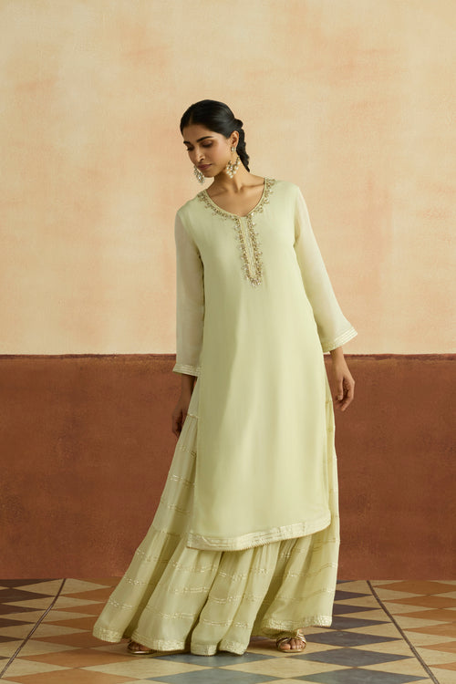 Pranavi Embroidered Kurta Set (Unstitched)