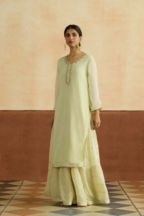 Pranavi Embroidered Kurta Set (Unstitched)