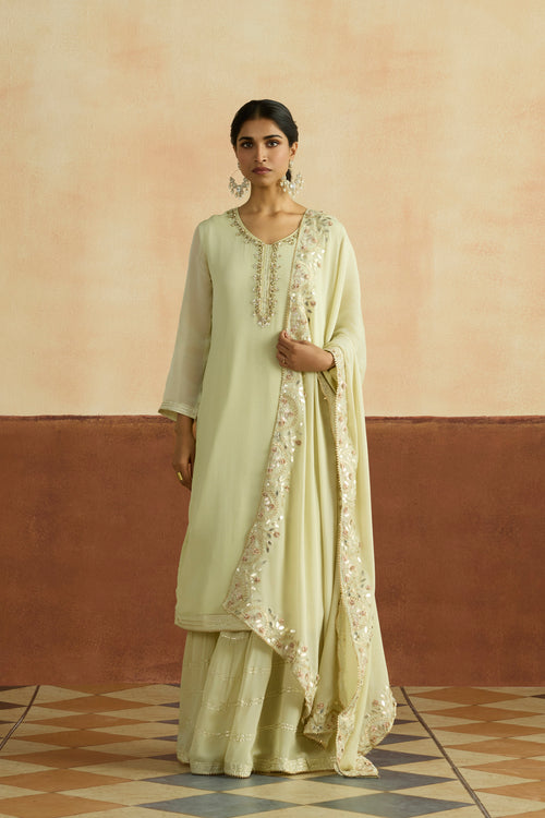 Pranavi Embroidered Kurta Set (Unstitched)