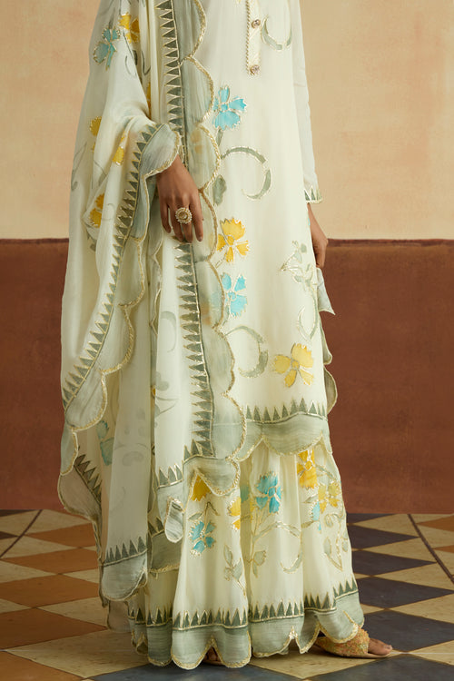 Parul Embroidered Kurta Set (Unstitched)