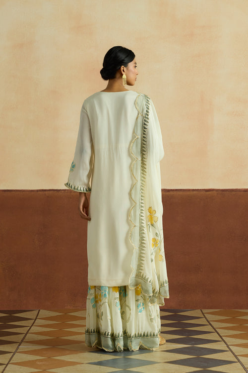 Parul Embroidered Kurta Set (Unstitched)