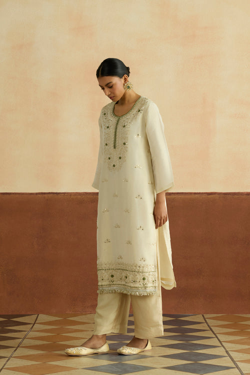 Malini Embroidered Kurta Set (Unstitched)
