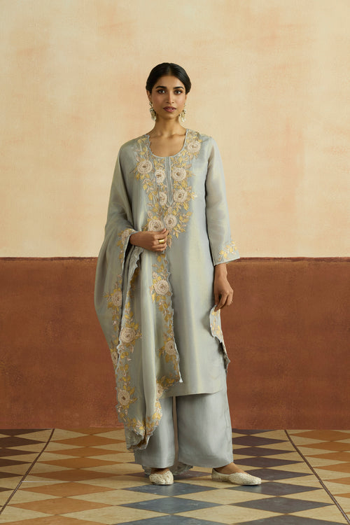 Manika Embroidered Kurta Set (Unstitched)