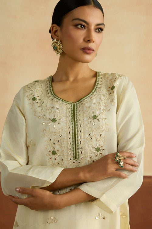 Malini Embroidered Kurta Set (Unstitched)