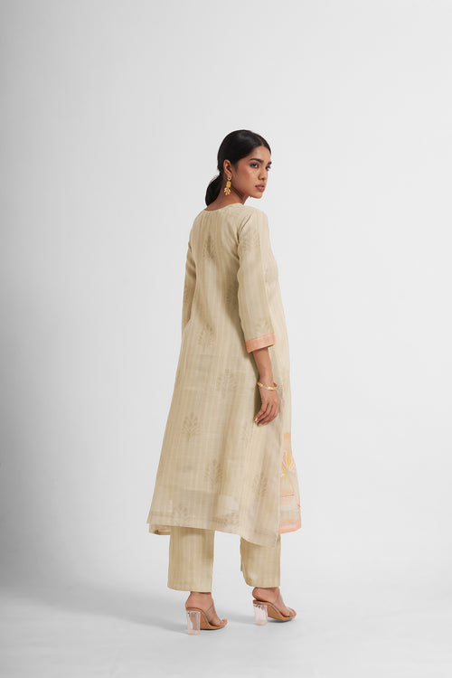Aarizah Embroidered Kurta Set