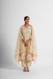 Aarizah Embroidered Kurta Set