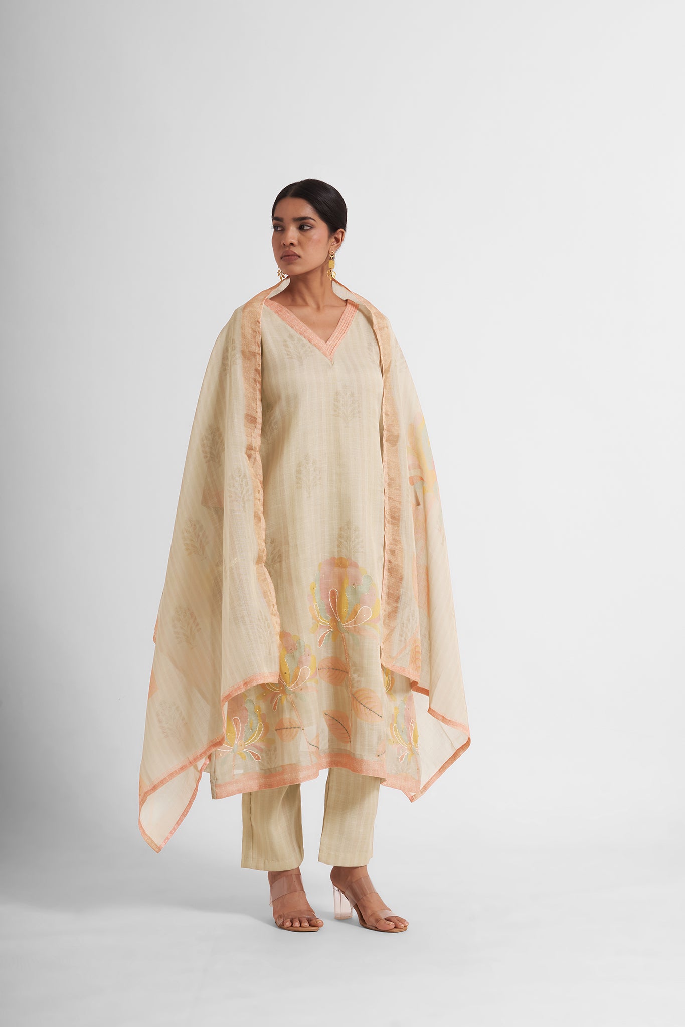 Aarizah Embroidered Kurta Set