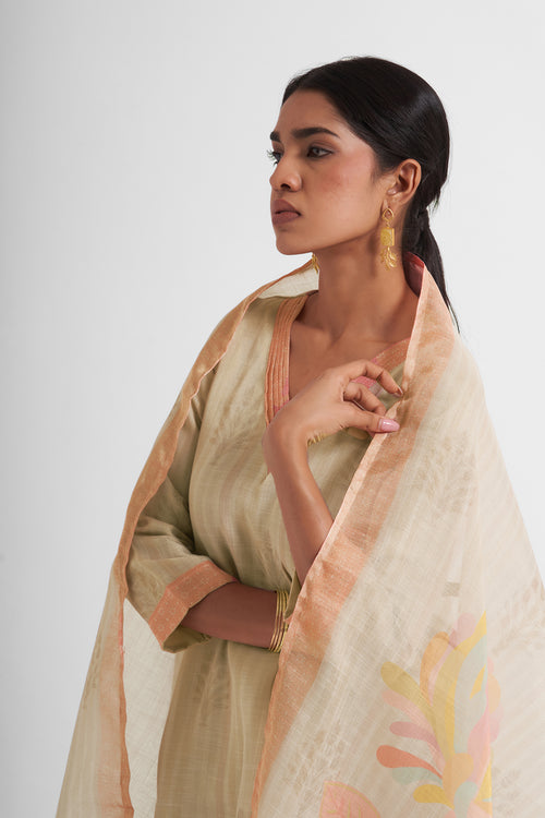 Aarizah Embroidered Kurta Set