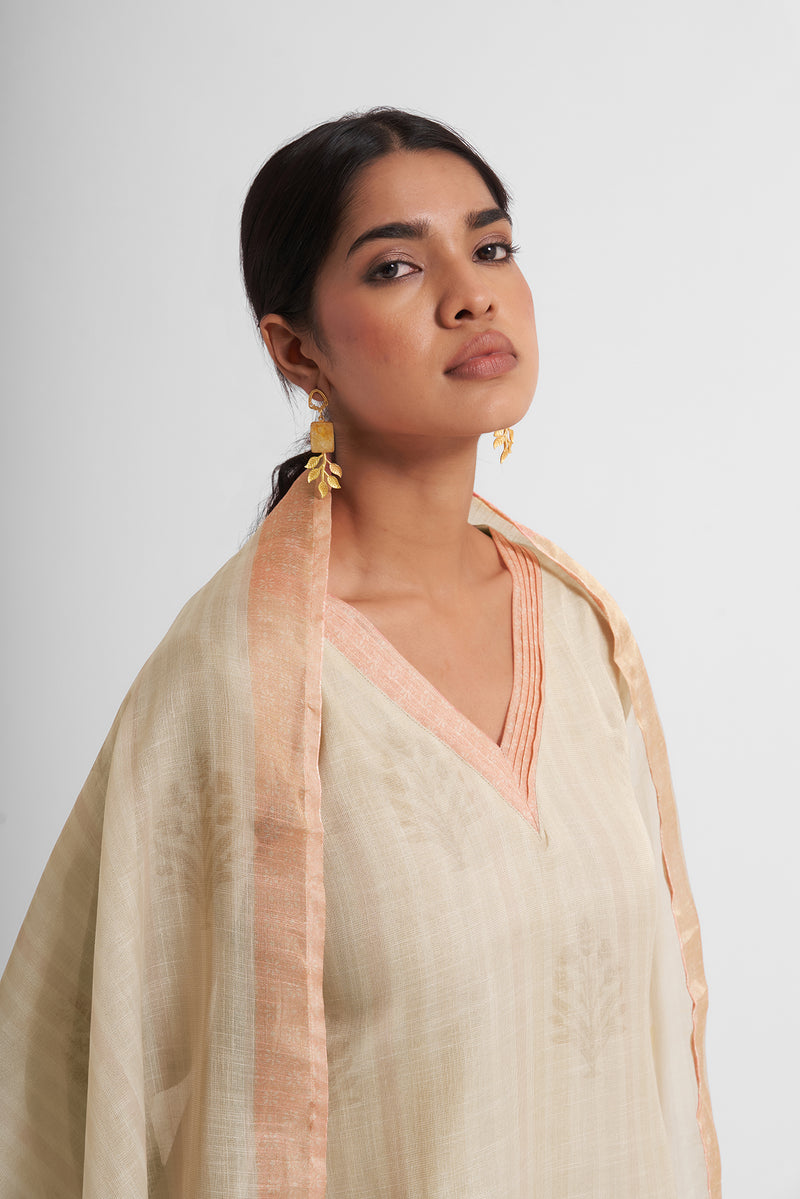 Aarizah Embroidered Kurta Set