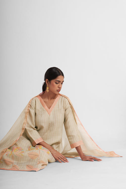 Aarizah Embroidered Kurta Set