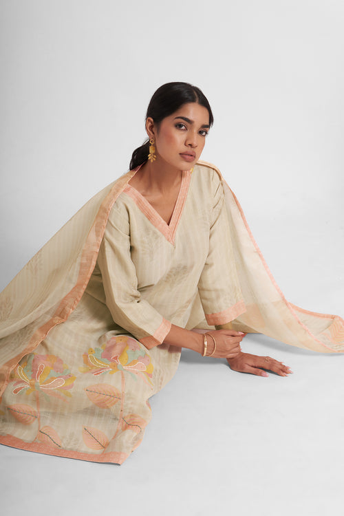 Aarizah Embroidered Kurta Set