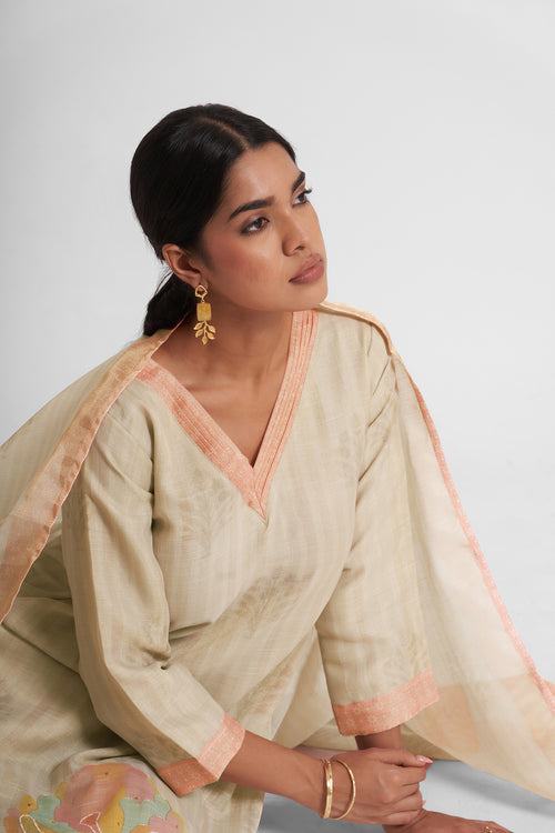 Aarizah Embroidered Kurta Set