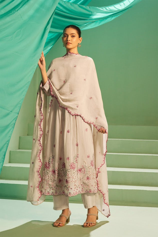 Naqsh Embroidered Kurta Set