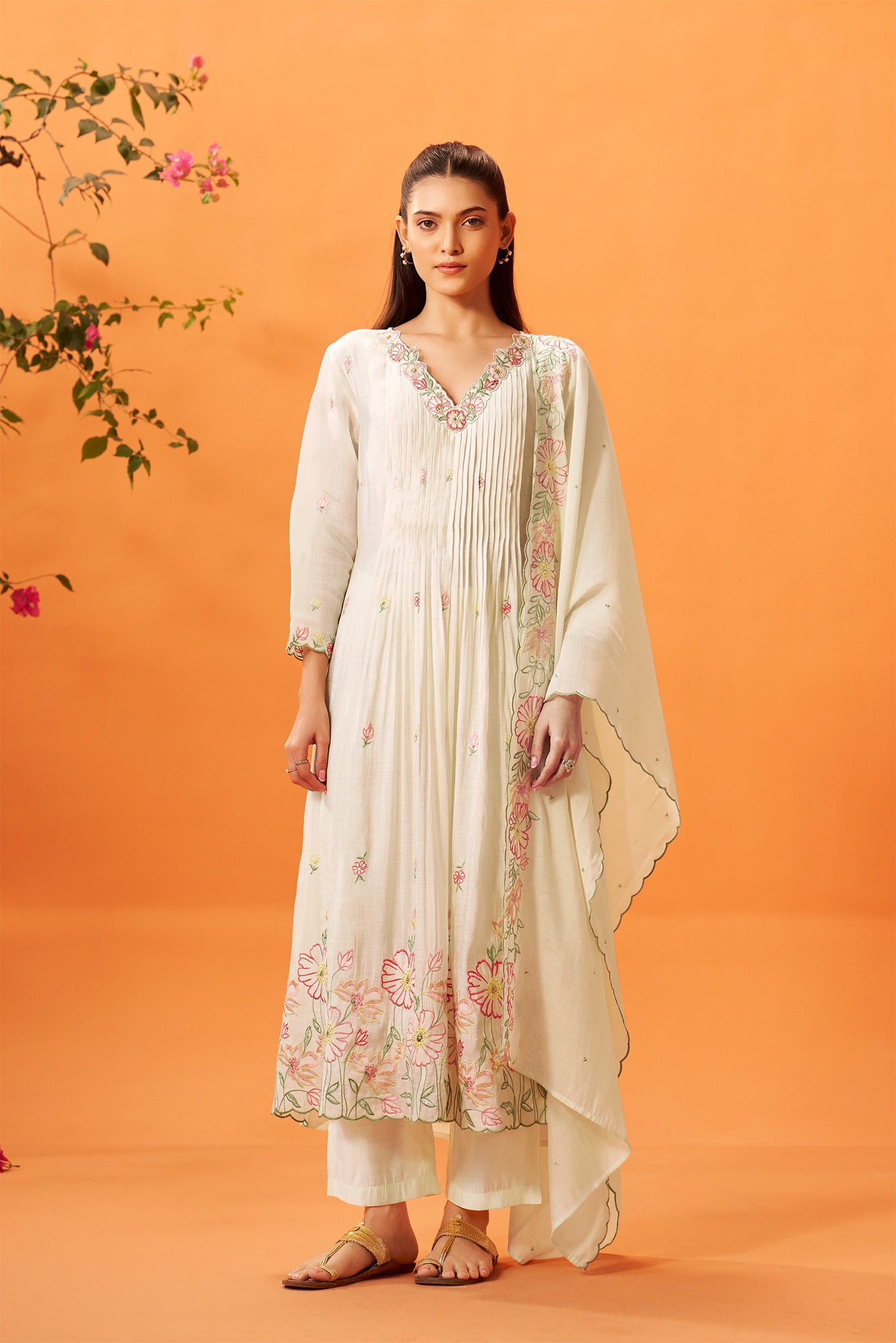 Bahaar Embroidered Kurta Set
