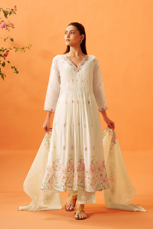 Bahaar Embroidered Kurta Set