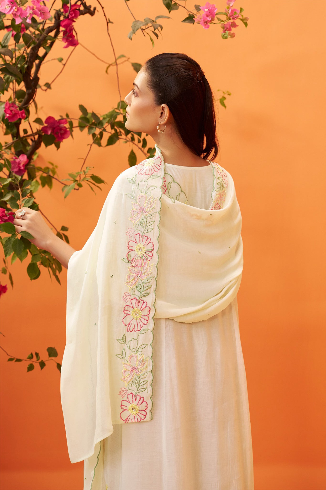 Bahaar Embroidered Kurta Set